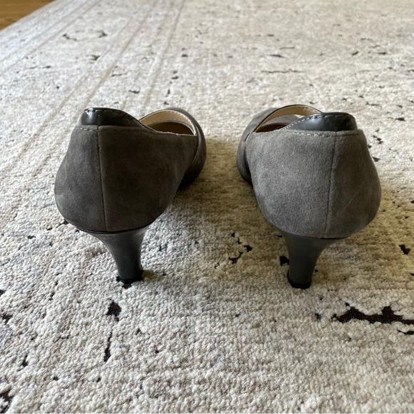 Grey Heels - Picture 5 of 5